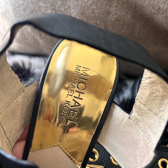 MICHAEL 🖤 Michael Kors Heels - Picture 2 of 14